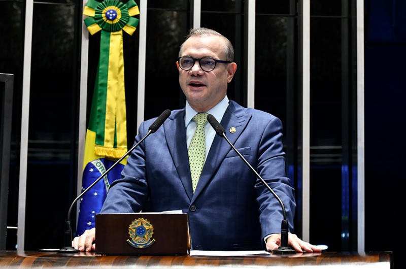 Em discurso, senador cobrou da empresa responsável pela obra o compromisso de contrapartidas sociais - Waldemir Barreto/Agência Senado