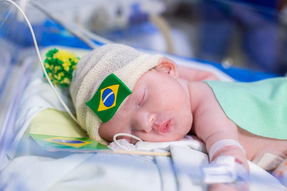 Em ritmo de Copa do Mundo, bebês do Regional de Marabá participam de ensaio fotográfico especial