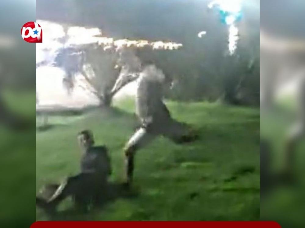 PM agride menor de idade violentamente em Rondônia. Policial militar de folga agride adolescente por causa de barulho da moto Créditos: Twitter/Reprodução