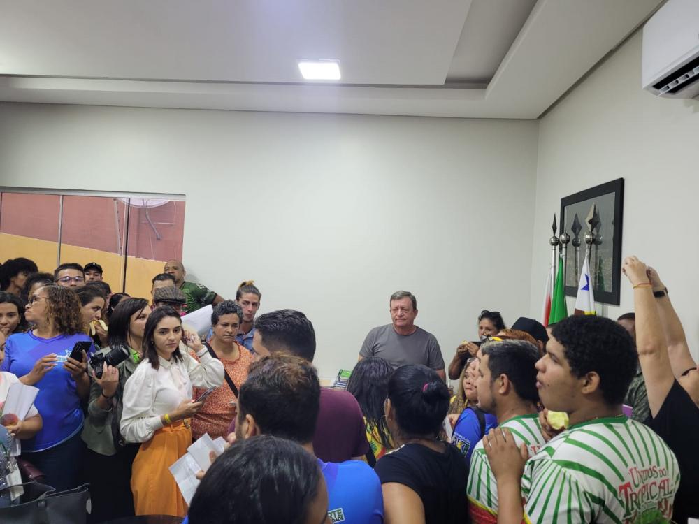 Movimento Liberta Cultura protesta no Gabinete do Prefeito Darci