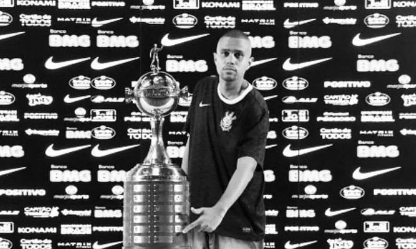 Torcedor do Corinthians atingido por rojão morre no hospital, em Belém 