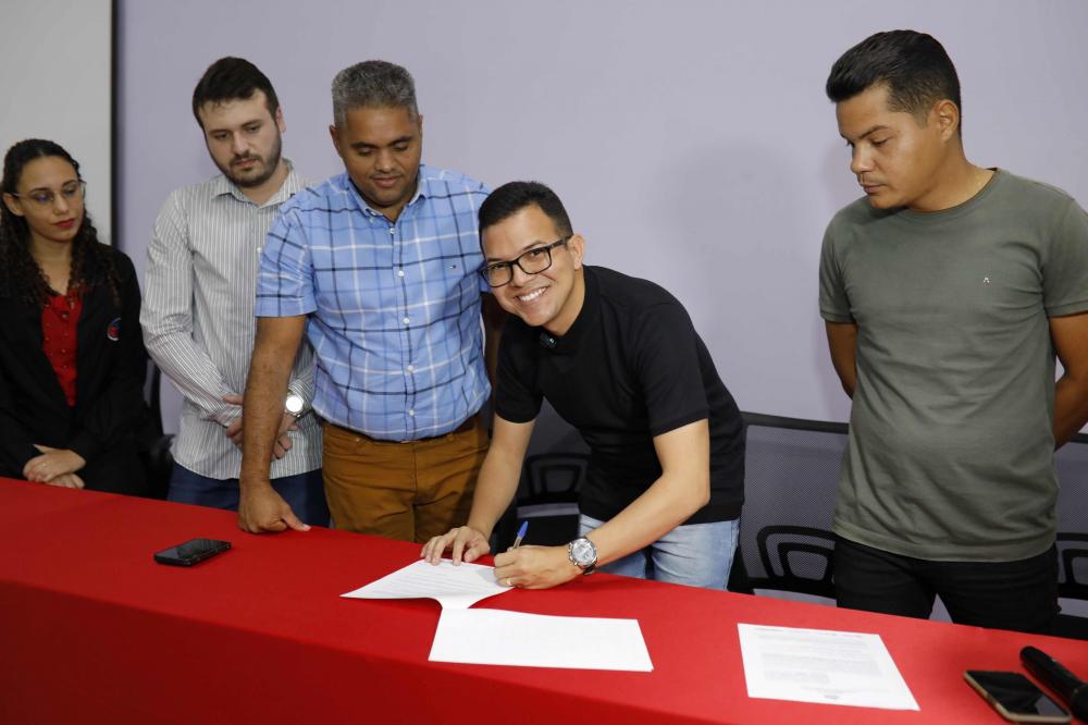  Câmara de Parauapebas assina do termo de cooperação técnica com a Fadesa 