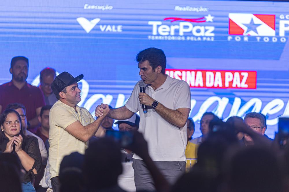 Helder visita Parauapebas, inaugura UEPA, assina pacote de obras e libera 500 cheques Sua Casa