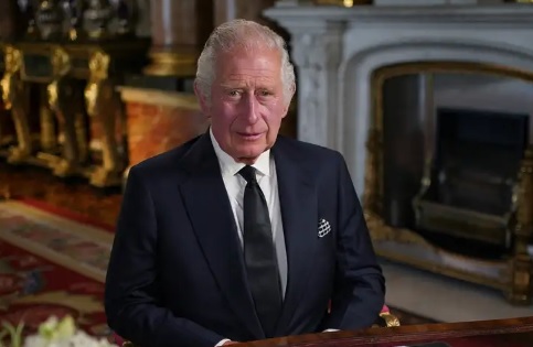 Rei Charles III é diagnosticado com câncer