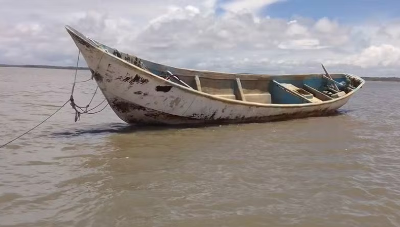 Polícia Federal encontra 9 corpos após resgate de barco à deriva no Pará; vítimas eram da África
