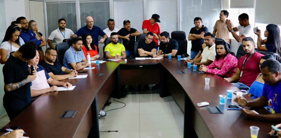 Vereadores recebem secretário e equipe técnica da secretaria de saúde para tratar sobre a qualidade dos atendimentos prestados à população de Parauapebas