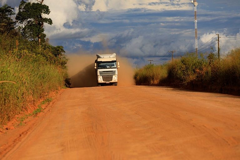 Proprietários receberão benefícios para substituir os veículos antigos por novos - (Foto: Marcos Vergueiro/Secom-MT)
