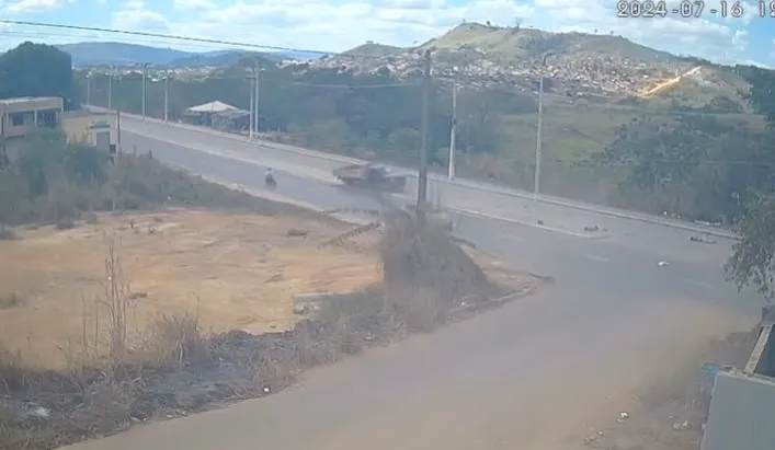 Caminhão que atropelou e matou irmãos na VS-10 já esteve envolvido em outro acidente 