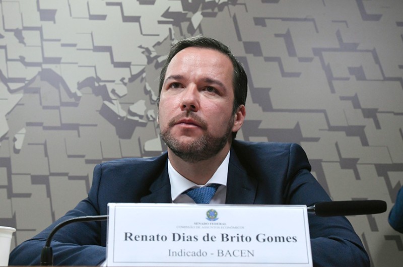 O Senado aprovou por 48 votos a favor, 6 contrários e 2 abstenções Renato Dias de Brito Gomes para o diretor do Banco Central - Edilson Rodrigues/Agência Senado