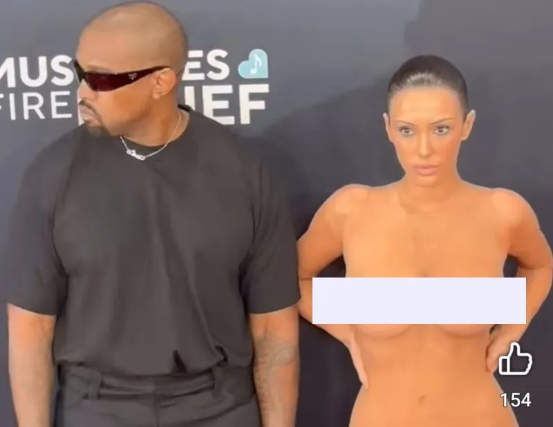 Bianca Censori surge nua ao lado de Kanye West no Grammy 2025 e rouba a cena  