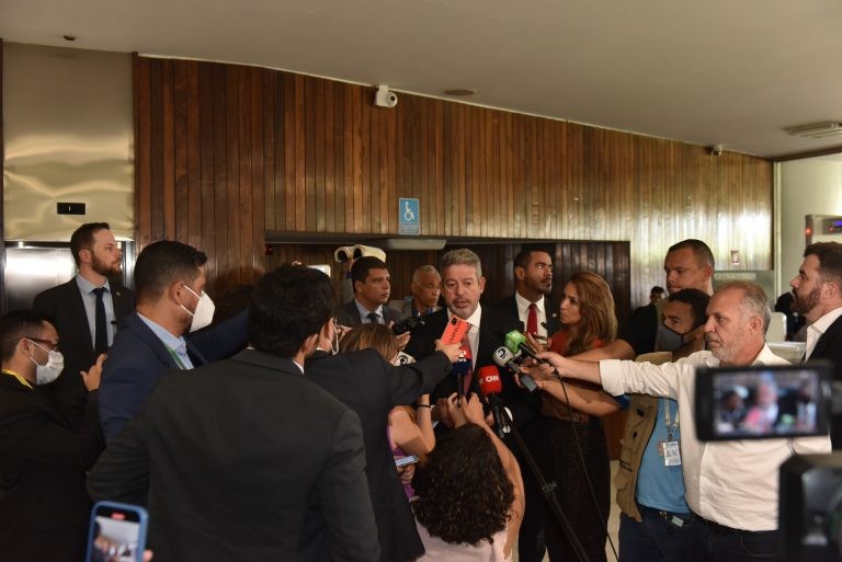 Para Lira, debate do assunto ficou no radicalismo - (Foto: Zeca Ribeiro/Câmara dos Deputados)
