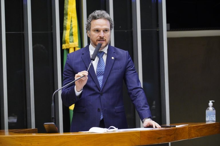 Fred Costa disse que a doença provoca transtornos psicológicos - (Foto: Pablo Valadares/Câmara dos Deputados)