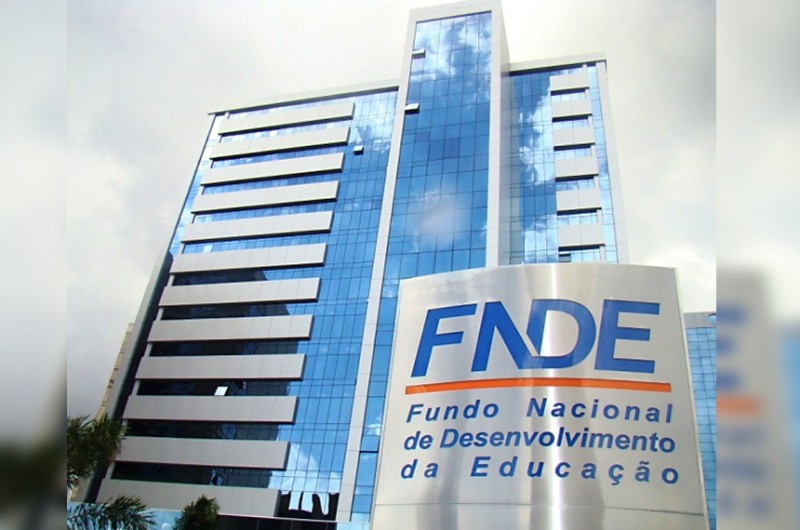 Esquema teria como objetivo direcionar recursos públicos do FNDE a prefeitos indicados por líderes religiosos - FNDE