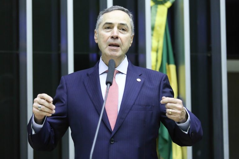 Barroso avaliou que arguição perdeu o objeto, mas a Câmara afirma que a ação é abstrata - (Foto: Antônio Augusto/Câmara dos Deputados)