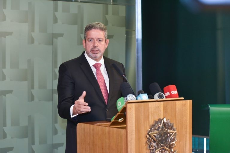 Lira disse que está em discussão a forma de custeio do reajuste da enfermagem - (Foto: Zeca Ribeiro/Câmara dos Deputados)