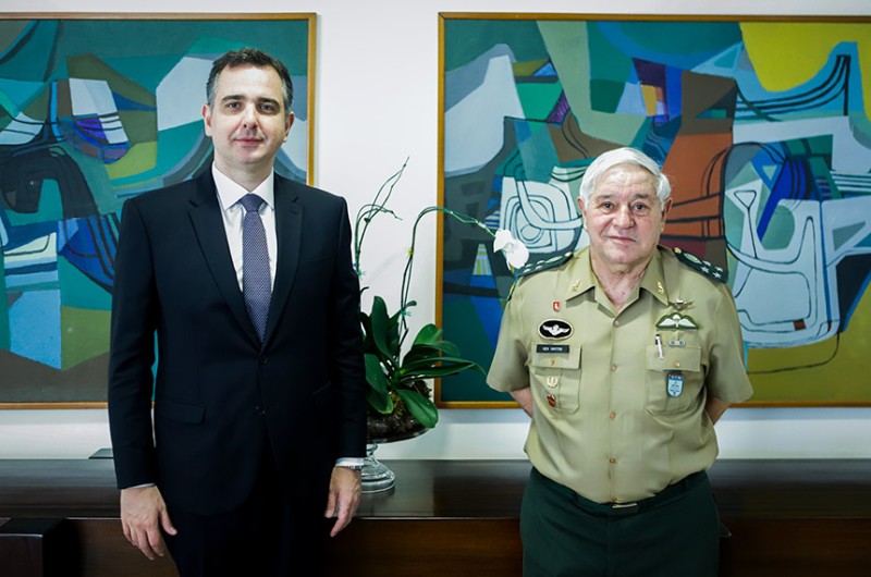 O presidente do Senado, Rodrigo Pacheco, e o presidente do Superior Tribunal Militar (STM), Luis Carlos Gomes Mattos - Pedro Gontijo/Senado Federal