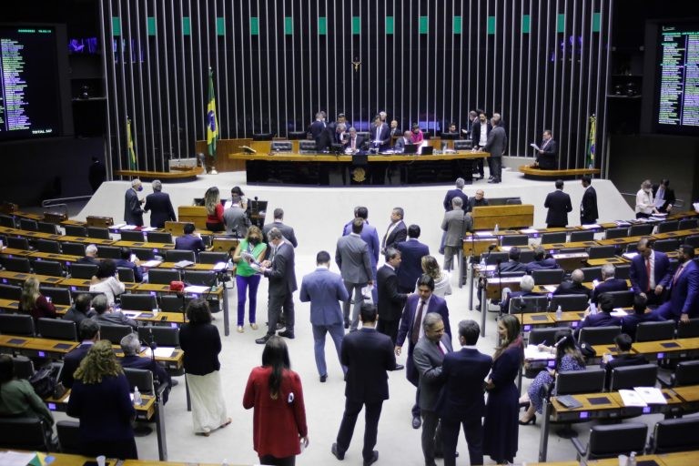Sessão solene nesta quarta-feira homenageou a Semana Brasileira da Enfermagem - (Foto: Paulo Sérgio/Câmara dos Deputados)