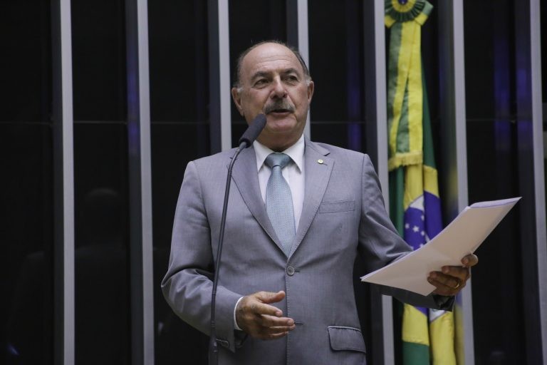 Dr. Zacharias Calil: 