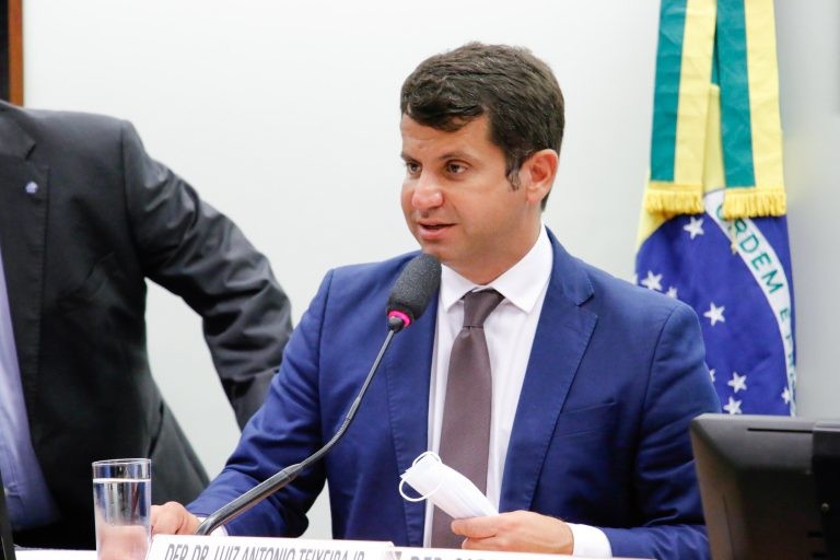 Deputado Luiz Antonio: medida vai ajudar na prevenção e combate ao câncer - (Foto: Marina Ramos/Câmara dos Deputados)