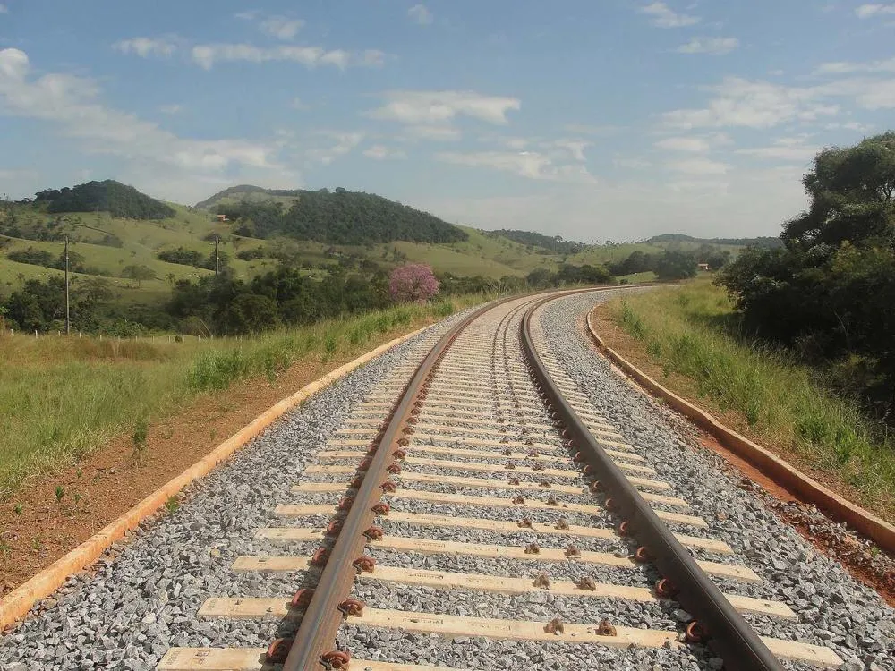 Corpo foi encontrado no ‘Coca-Cola’, às margens da estrada de ferro