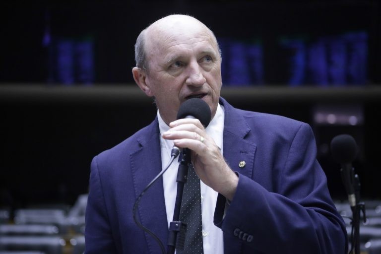 Neri Geller: proposta vai ampliar o número de beneficiados - (Foto: Paulo Sergio/Câmara dos Deputados)