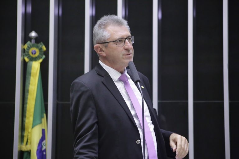 Heitor Schuch: medida estimula tecnologia ambientalmente sustentável e menos nociva à saúde - (Foto: Paulo Sérgio/Câmara dos Deputados)