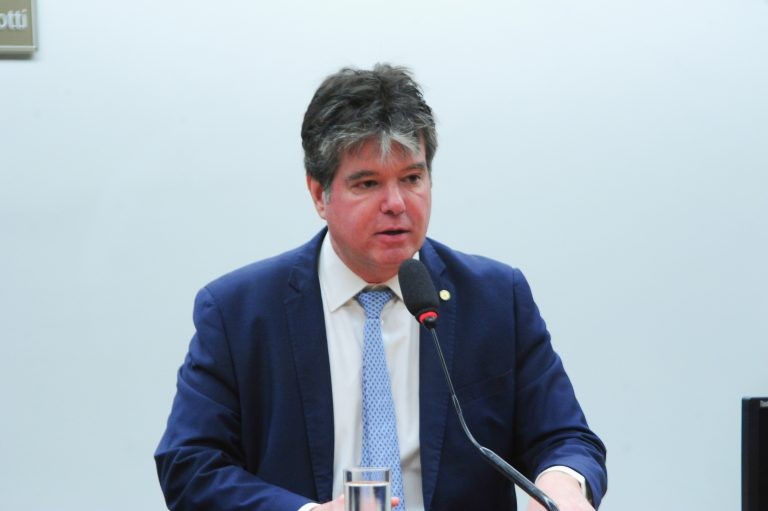 Deputado Ruy Carneiro reclamou que os ministros nem sequer mandaram representantes - (Foto: Billy Boss/Câmara dos Deputados)