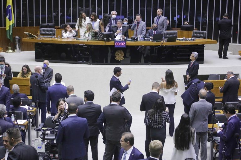 Deputados na sessão do Plenário desta terça-feira - (Foto: Paulo Sérgio/Câmara dos Deputados)