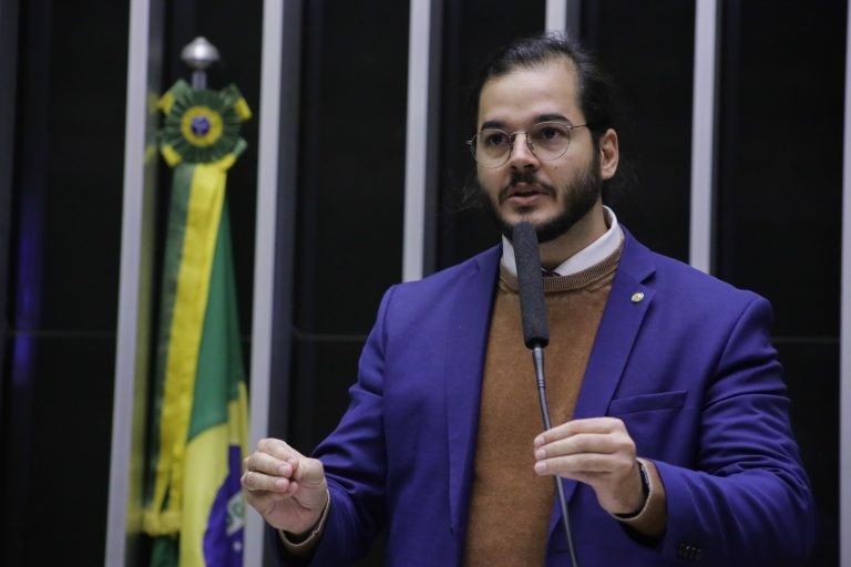 Túlio Gadêlha reuniu vários projetos em seu substitutivo - (Foto: Paulo Sérgio/Câmara dos Deputados)