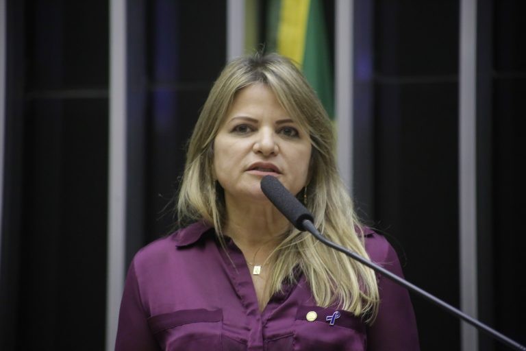 Flávia Morais: 
