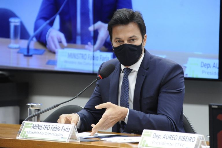 Faria reuniu-se com Elon Musk, dono dos satélites que seriam usados na Amazônia - (Foto: Gustavo Sales/Câmara dos Deputados)