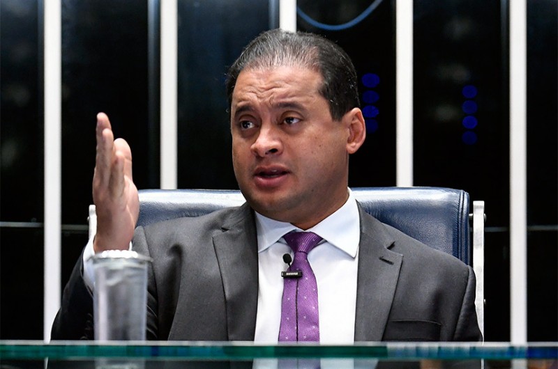 O relator, senador Weverton, disse que há muitas emendas ao texto e é preciso negociar com os senadores e com a Câmara uma solução - Jefferson Rudy/Agência Senado