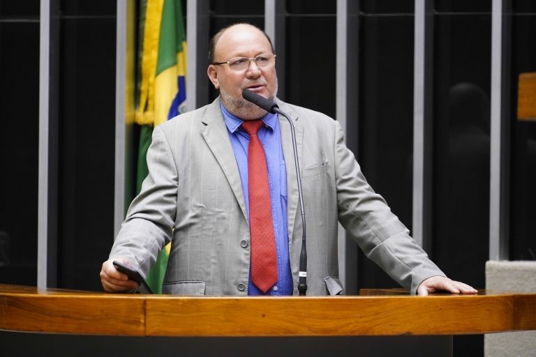 Deputados defendem derrubada de vetos a projetos de incentivo à cultura