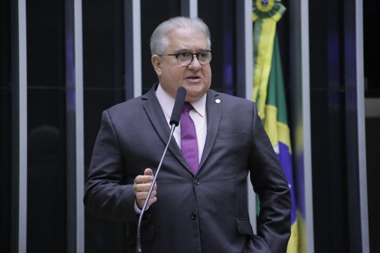 Augusto Coutinho: respostas brasileiras de abertura comercial devem ser equilibradas - (Foto: Paulo Sergio/Câmara dos Deputados)