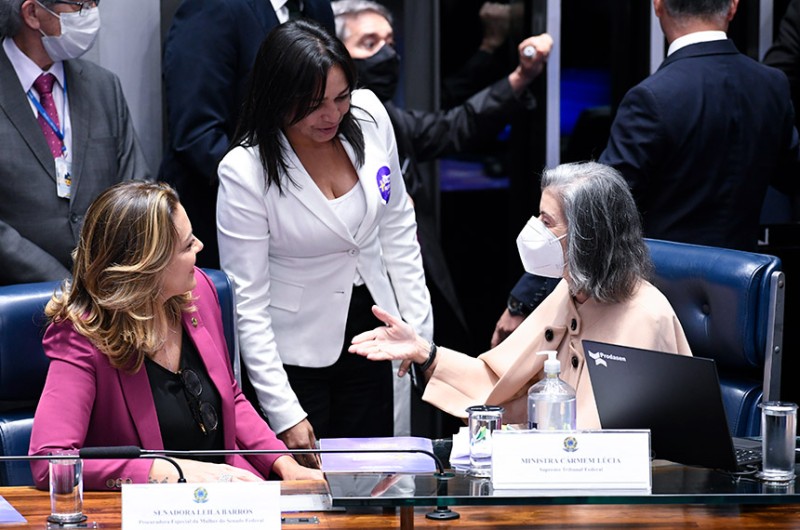 Leila Barros, Eliziane Gama e Cármen Lúcia durante o Seminário Mais Mulheres na Política - Jefferson Rudy/Agência Senado