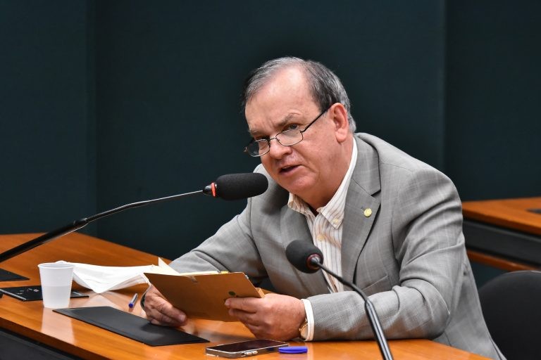 Peninha Mendonça: número de trabalhadores no campo pode aumentar com a proposta - (Foto: Reila Maria/Câmara dos Deputados)