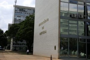 Regras para credenciamento de EED serão definidas em ato do ministro da Defesa - (Foto: Roque de Sá/Agência Senado)