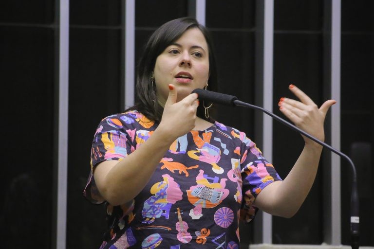 Sâmia Bonfim recomendou a aprovação de substitutivo - (Foto: Paulo Sérgio/Câmara dos Deputados)