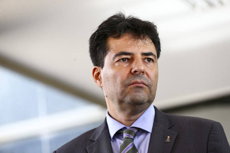 Ministro de Minas e Energia volta a defender privatização da Petrobras