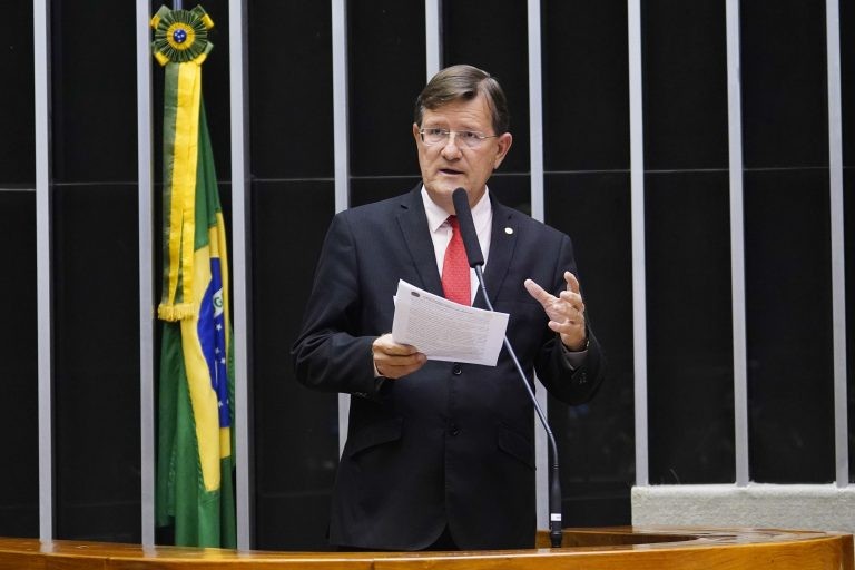 O autor da proposta, deputado José Ricardo - (Foto: Pablo Valadares/Câmara dos Deputados)