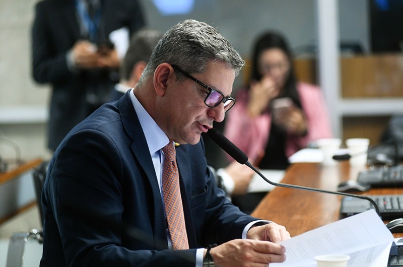 Rogério Carvalho, autor da proposta, defende a implementação de um piso mínimo de percentual de rendimentos que os bancos possam pagar aos clientes - Geraldo Magela/Agência Senado