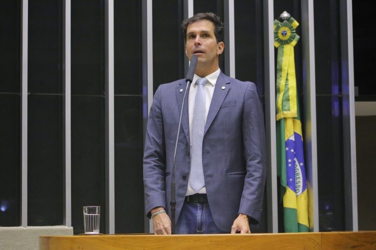 Luiz Lima: proposta pode melhorar a logística da rede pública de saúde - (Foto: Paulo Sérgio/Câmara dos Deputados)