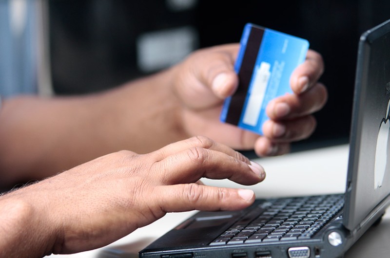 Empresas que fazem venda direta por sites, incluindo as estrangeiras, deverão oferecer o serviço, determina a proposta - Luiz Alves/Agência Senado