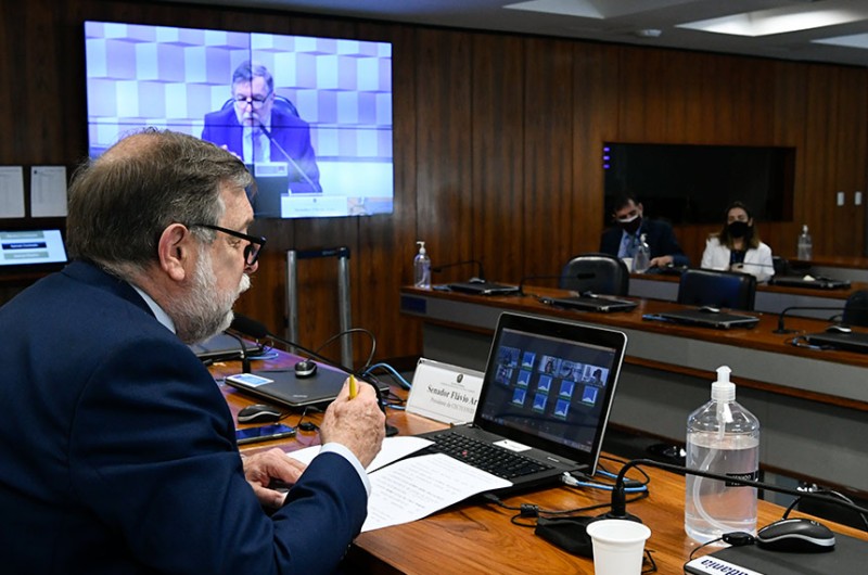 Flávio Arns preside a subcomissão - Geraldo Magela/Agência Senado