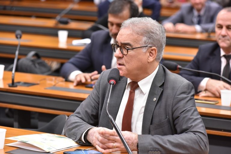 Zé Neto: segundo previsões, em 2022 ocorrerá redução real do salário mínimo - (Foto: Zeca Ribeiro/Câmara dos Deputados)