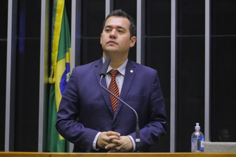 Ricardo Silva apresentou substitutivo ao texto - (Foto: Paulo Sérgio/Câmara dos Deputados)