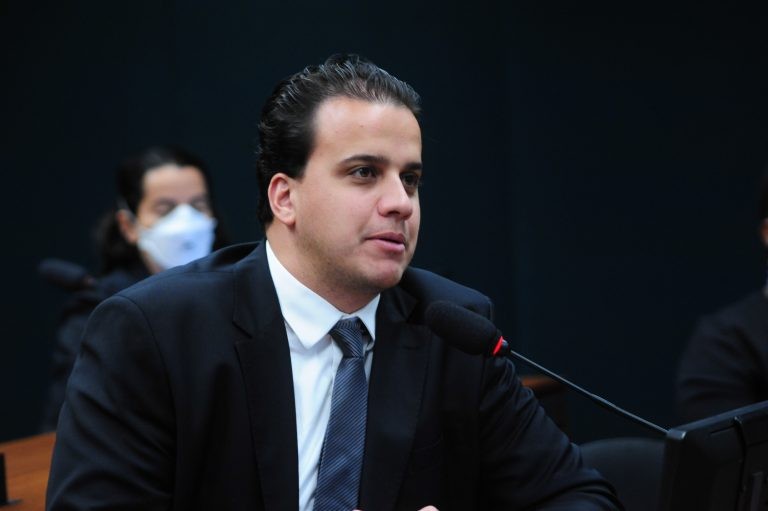 Para o deputado Lucas Gonzalez, esse regramento está obsoleto - (Foto: Billy Boss/Câmara dos Deputados)