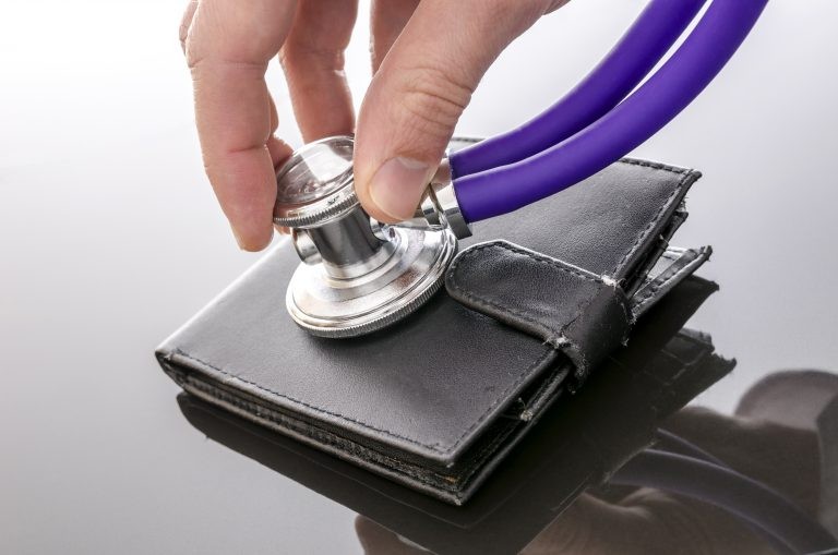 Planos de saúde têm se negado a cobrir alguns procedimentos - (Foto: Depositphotos)