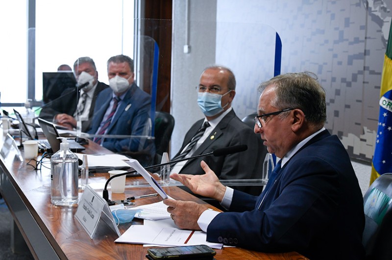 A preocupação do senador Esperidião Amin é criar mecanismos para impedir que novas tragédias venham a acontecer - Roque de Sá/Agência Senado