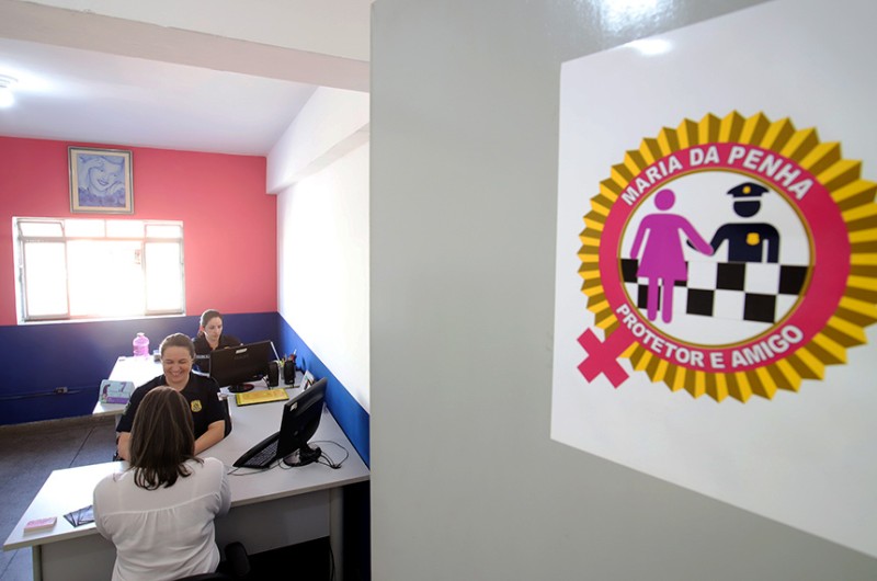 Sala para atendimento de mulheres vítimas de violência com medidas protetivas: projeto busca fechar brechas na aplicação da lei - Pref. Itaquaquecetuba
